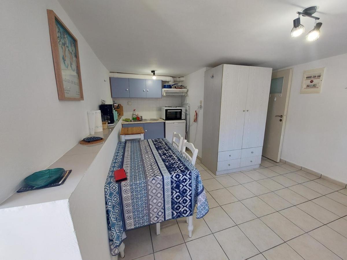 Artemis Ermoupoli Centre Appartement Pour Petit Budget Backpackers Eksteriør billede