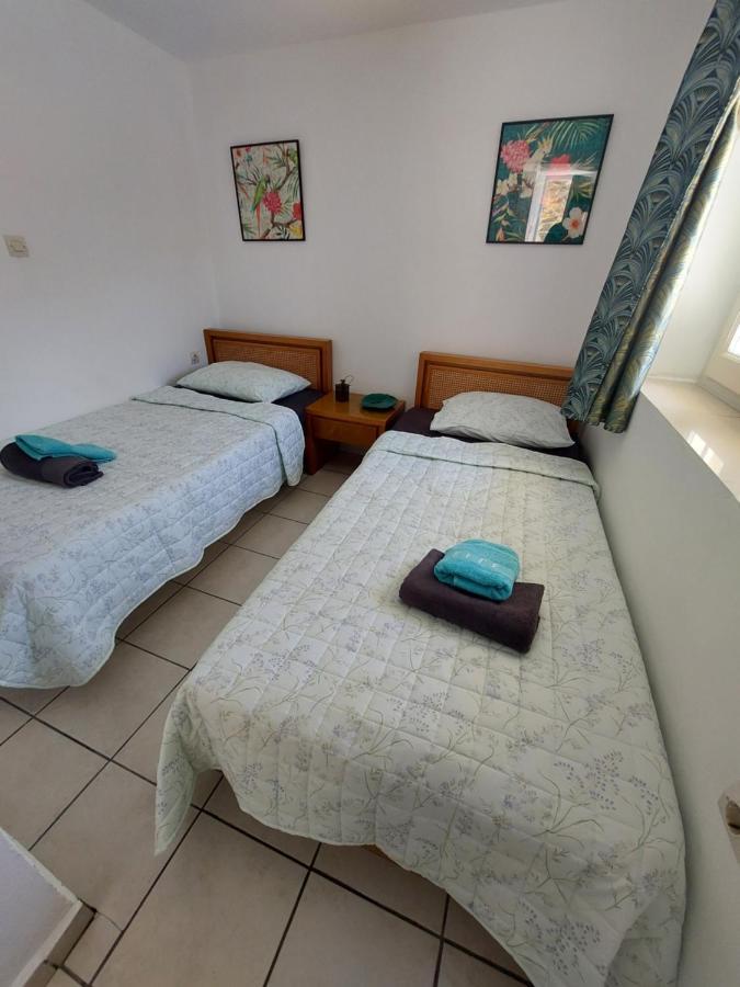 Artemis Ermoupoli Centre Appartement Pour Petit Budget Backpackers Eksteriør billede